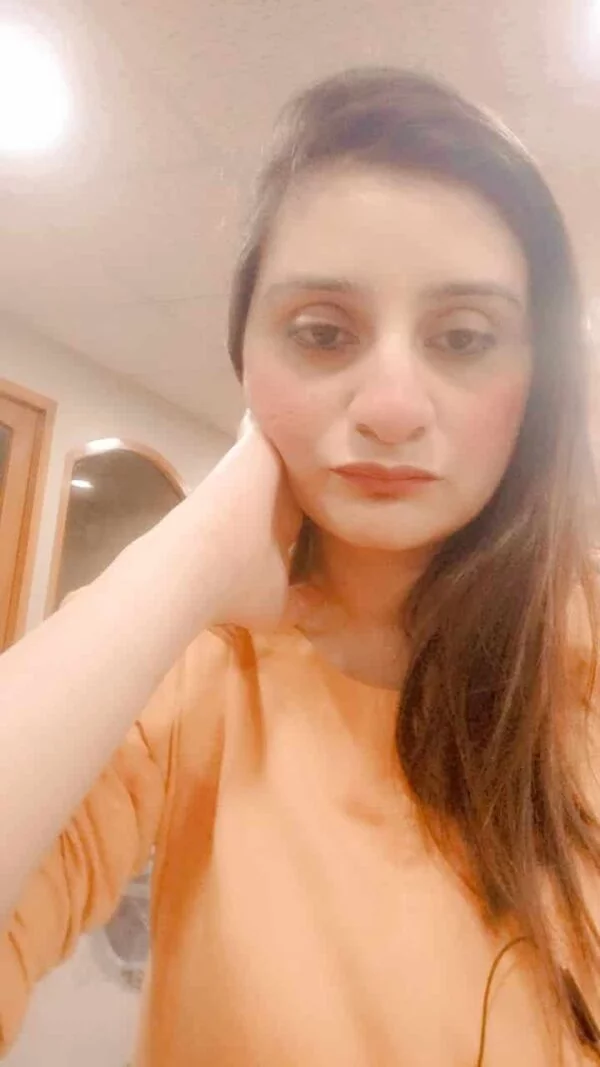 This image is of casting manager Nida Irfa Ali, also known as Nida Qazi in Pakistani drama industry. This imgae is all about pakistani drama professionals standing at the office of a TV channel. Its all about how to become an actor, pakistani drama industry, voice over jobs, auditions, jobs in media, casting manager, pakistani dramas, top actors of pakistan, and jobs in pakistan 2024